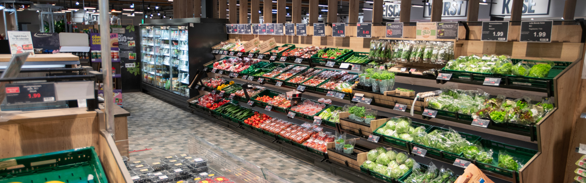 Die Obst- und Gemüseabteilung im EDEKA Herrmann
